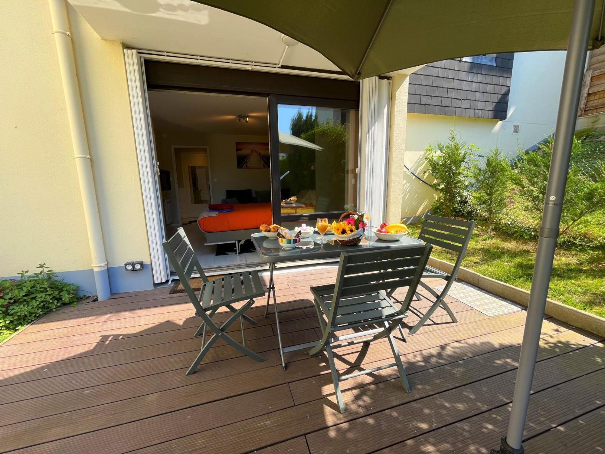 Studio Proche Plage - Parking Gratuit Et Prive - Terrasse Et Petit Jardin Cloture Courseulles-sur-Mer Luaran gambar